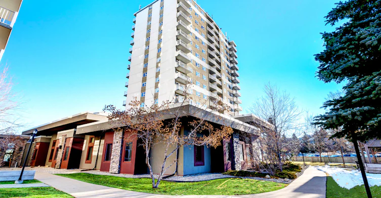 3520 31 Street NW, Calgary, AB, T2L 2A4 - 20
