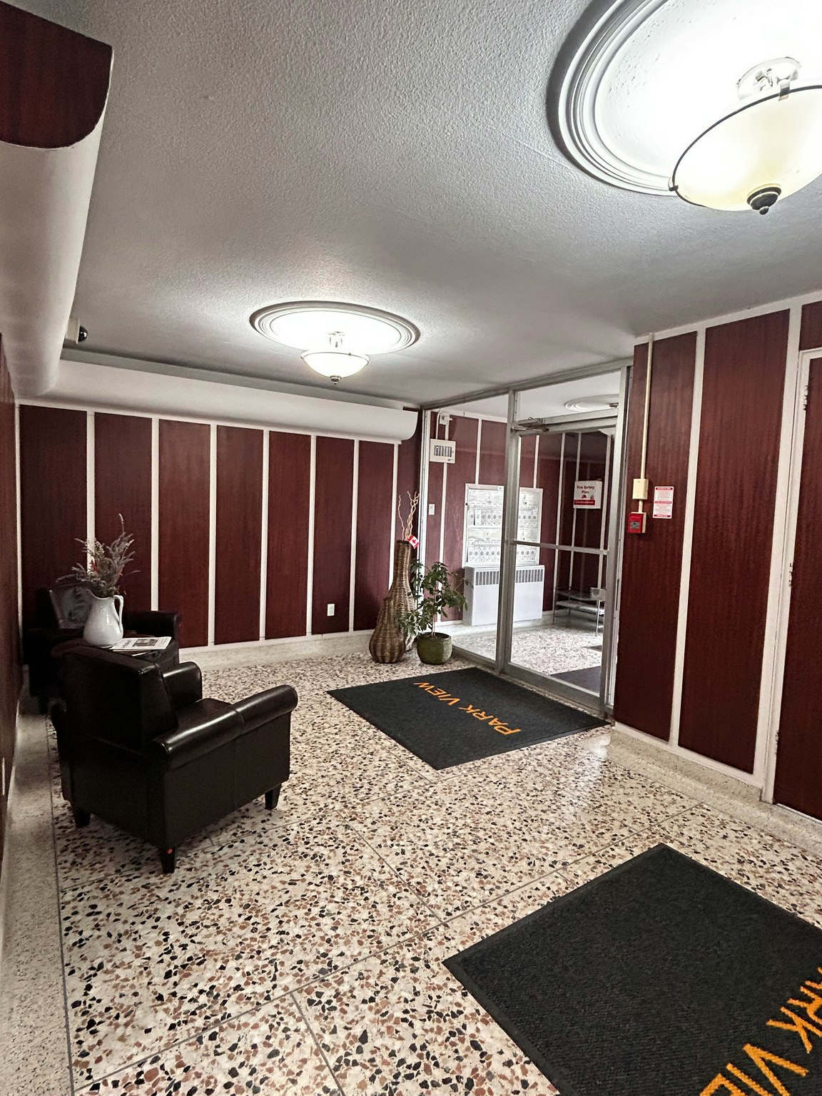 137 Ontario Street, St. Catharines, ON, L2R 5J9 - 2