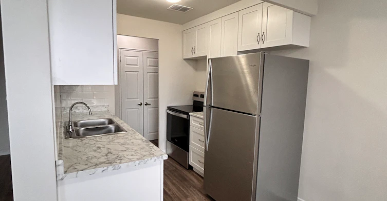 137 Ontario Street, St. Catharines, ON, L2R 5J9 - 2