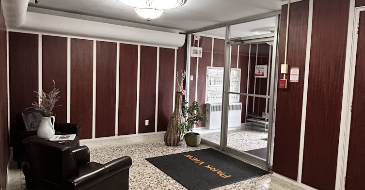 137 Ontario Street, St. Catharines, ON, L2R 5J9 - 2