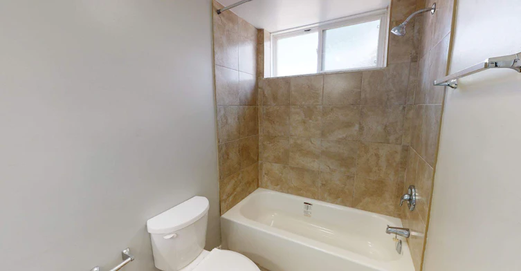 325 Giles Boulevard W, Windsor, ON, N9A 6H7 - 6