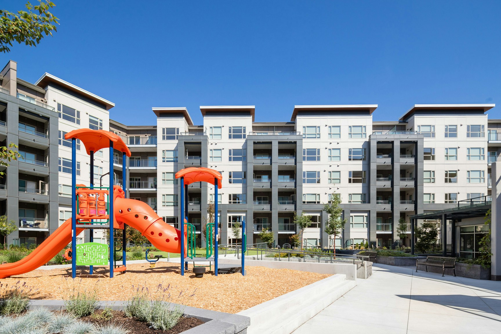 320-237-809 Village Drive, Port Coquitlam, BC, V3B 0P6 - 2