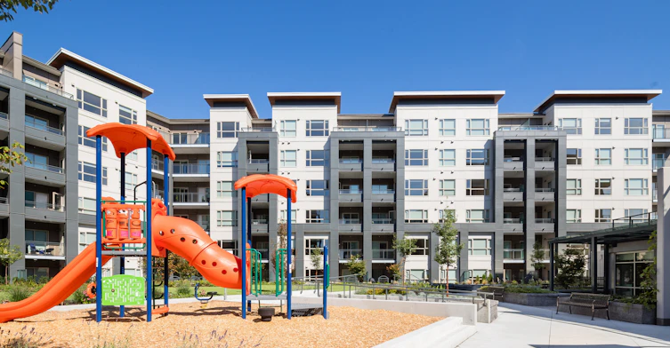 320-237-809 Village Drive, Port Coquitlam, BC, V3B 0P6 - 2