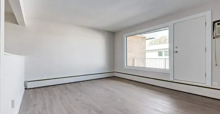 10-331 Broad Street, Regina, SK, S4R 2X8 - 10