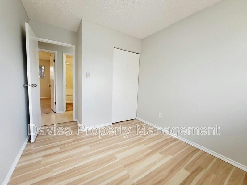 1-2107 86 Street NW, Edmonton, AB, T6K 1Z9 - 10