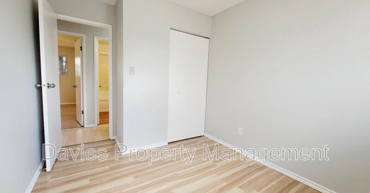1-2107 86 Street NW, Edmonton, AB, T6K 1Z9 - 10