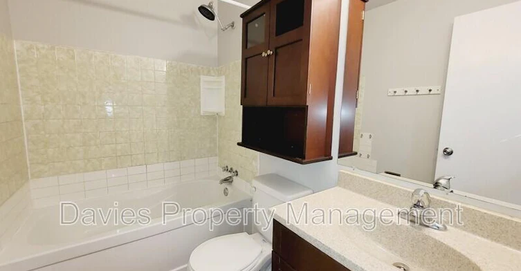 1-2107 86 Street NW, Edmonton, AB, T6K 1Z9 - 5