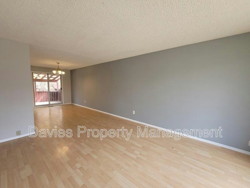 1-2107 86 Street NW, Edmonton, AB, T6K 1Z9 - 4