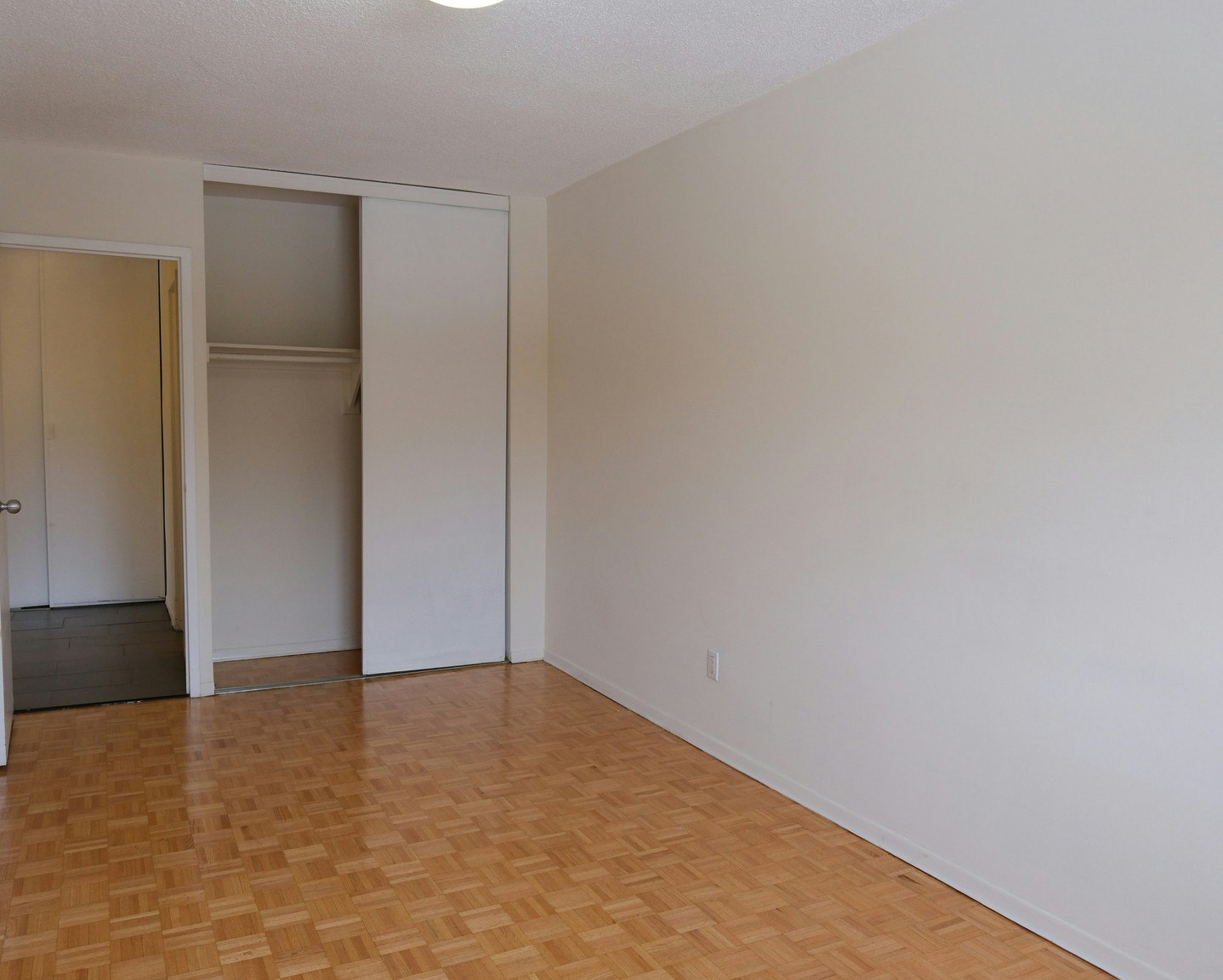 202-100 Cedar Avenue, Richmond Hill, ON, L4C 2A9 - 4
