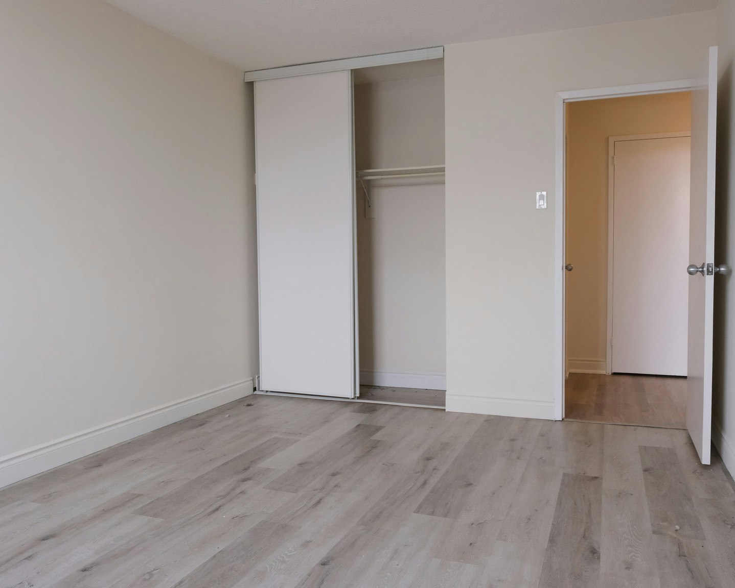 601-34 Centre Street West, Richmond Hill, ON, L4C 3P5 - 7