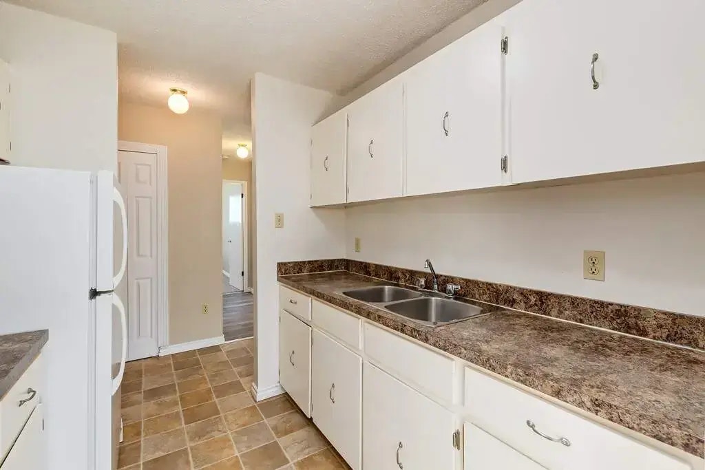 302-4714 54 Street, Camrose, AB, T4V 2A2 - 5