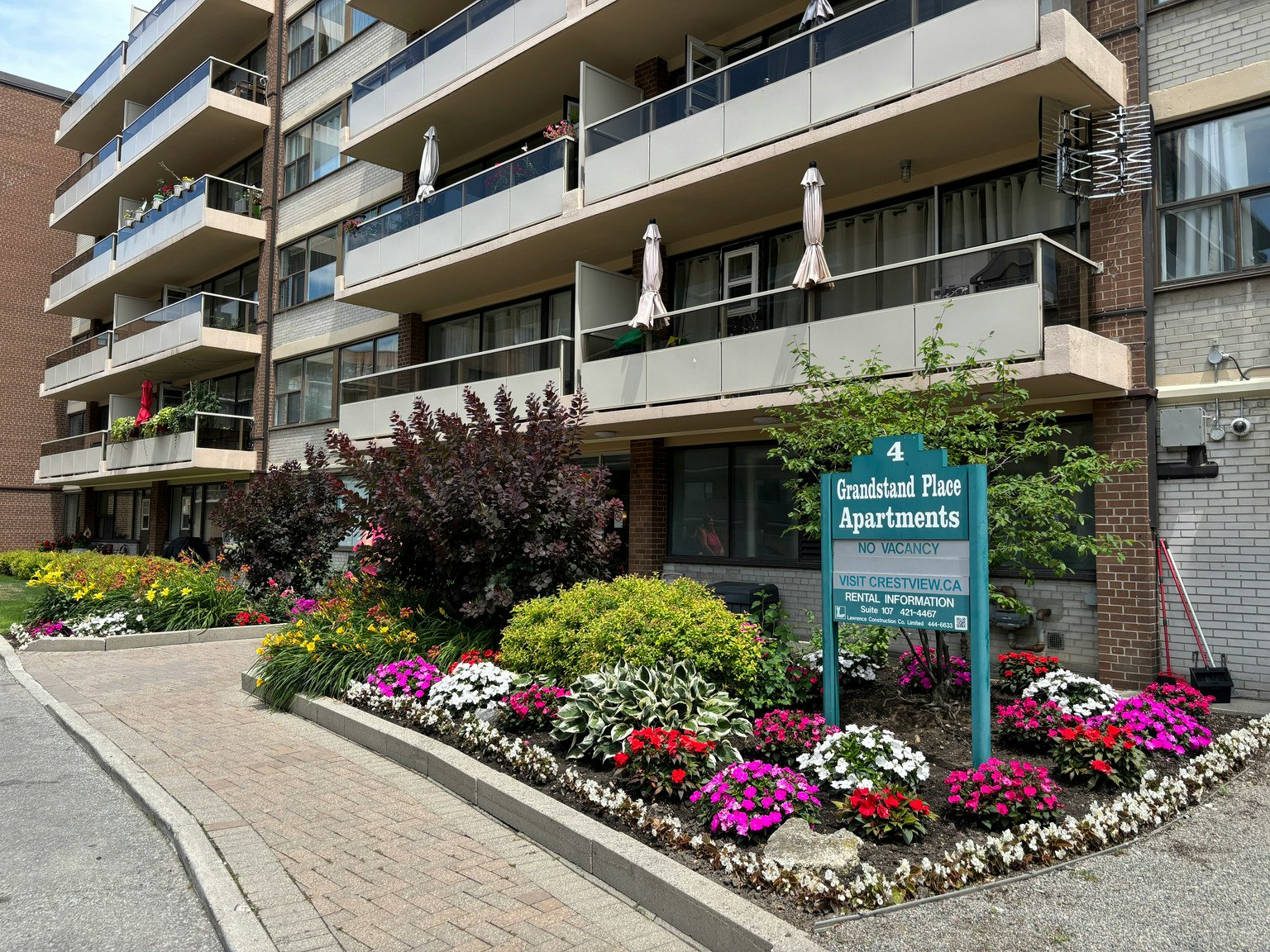 305-4 Grandstand Place, Toronto, ON, M4H 1E3 - 2