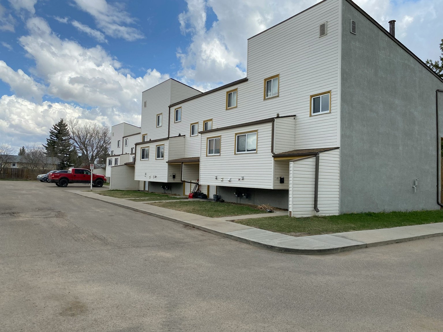 47  Avenue, Lloydminster City West, AB, S9V 0B4 - 4