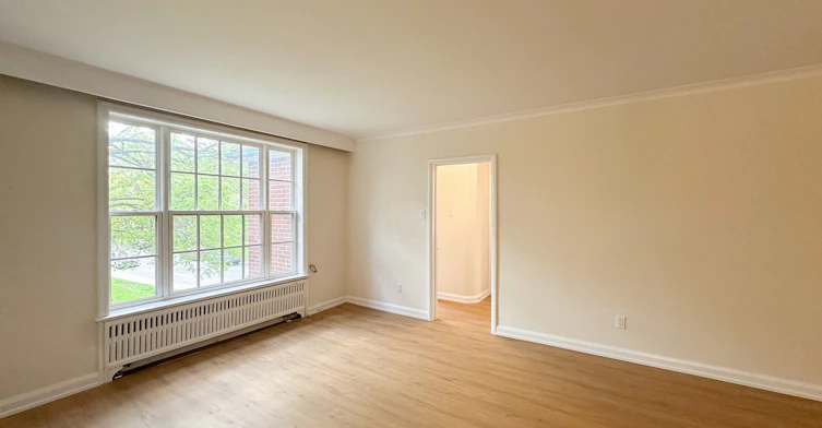 30L-7-75 Leacrest Road, Toronto, ON, M4G 1E5 - 3