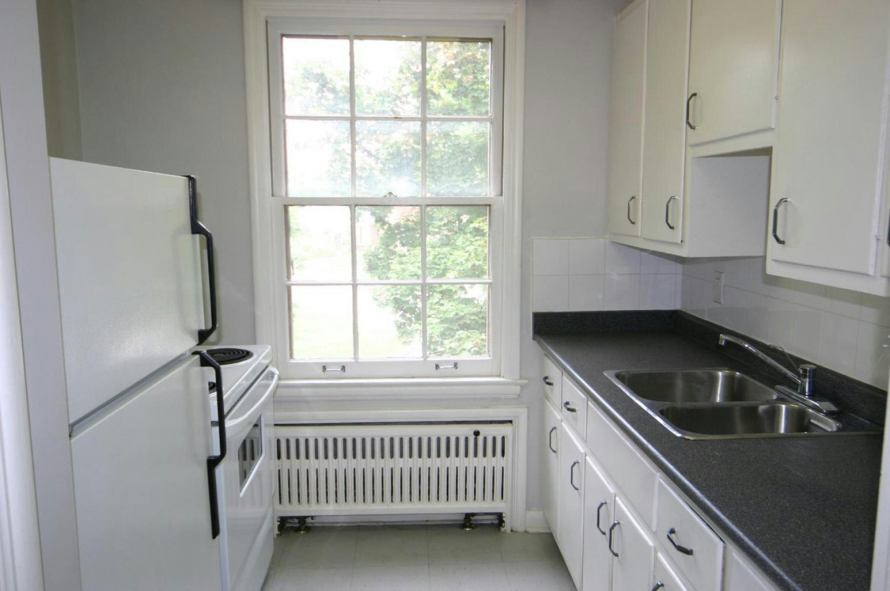 81M-6-75 Leacrest Road, Toronto, ON, M4G 1E5 - 4
