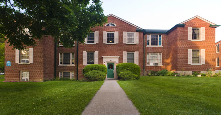 63M-8-75 Leacrest Road, Toronto, ON, M4G 1E5