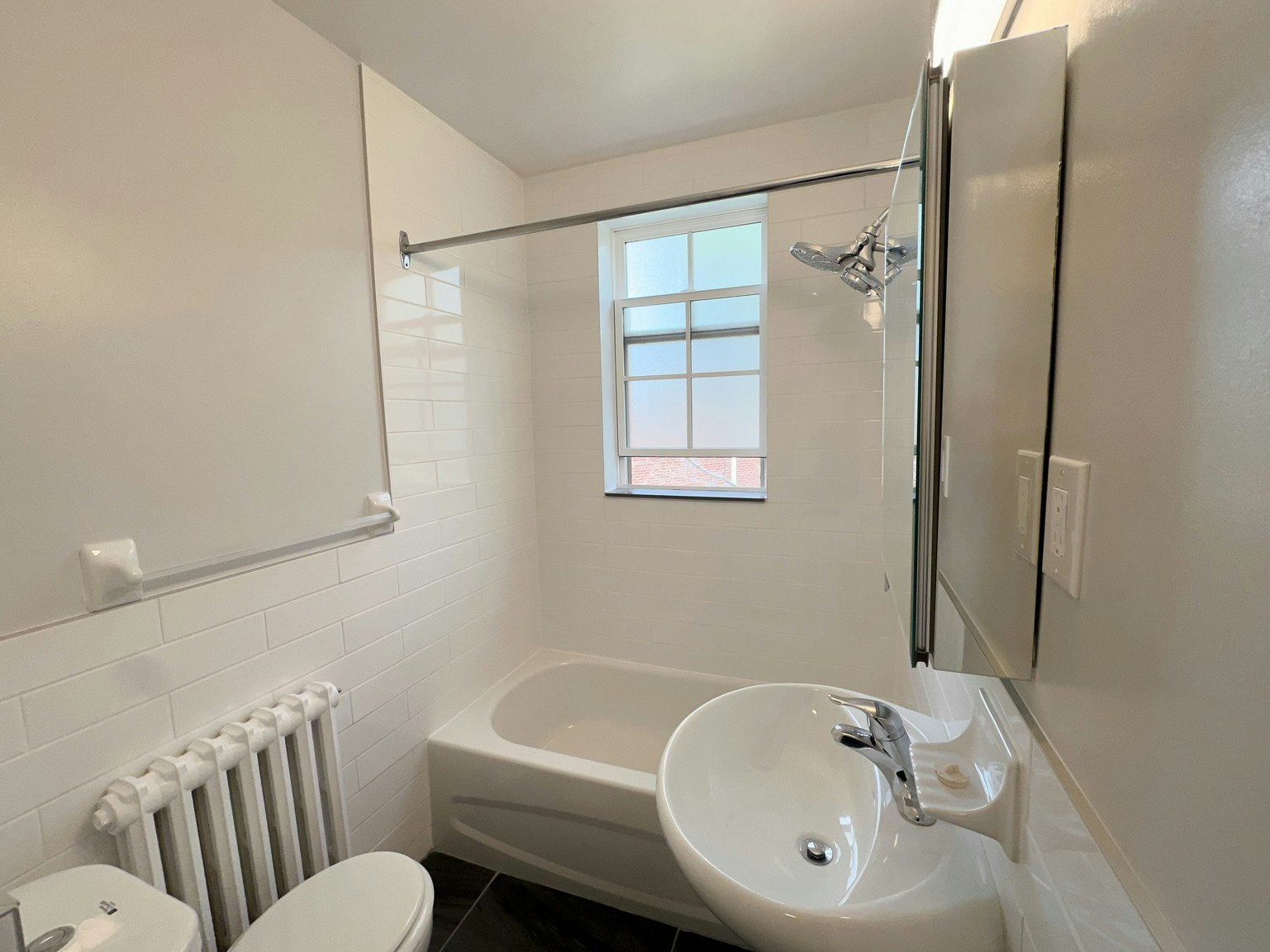 63M-8-75 Leacrest Road, Toronto, ON, M4G 1E5 - 8