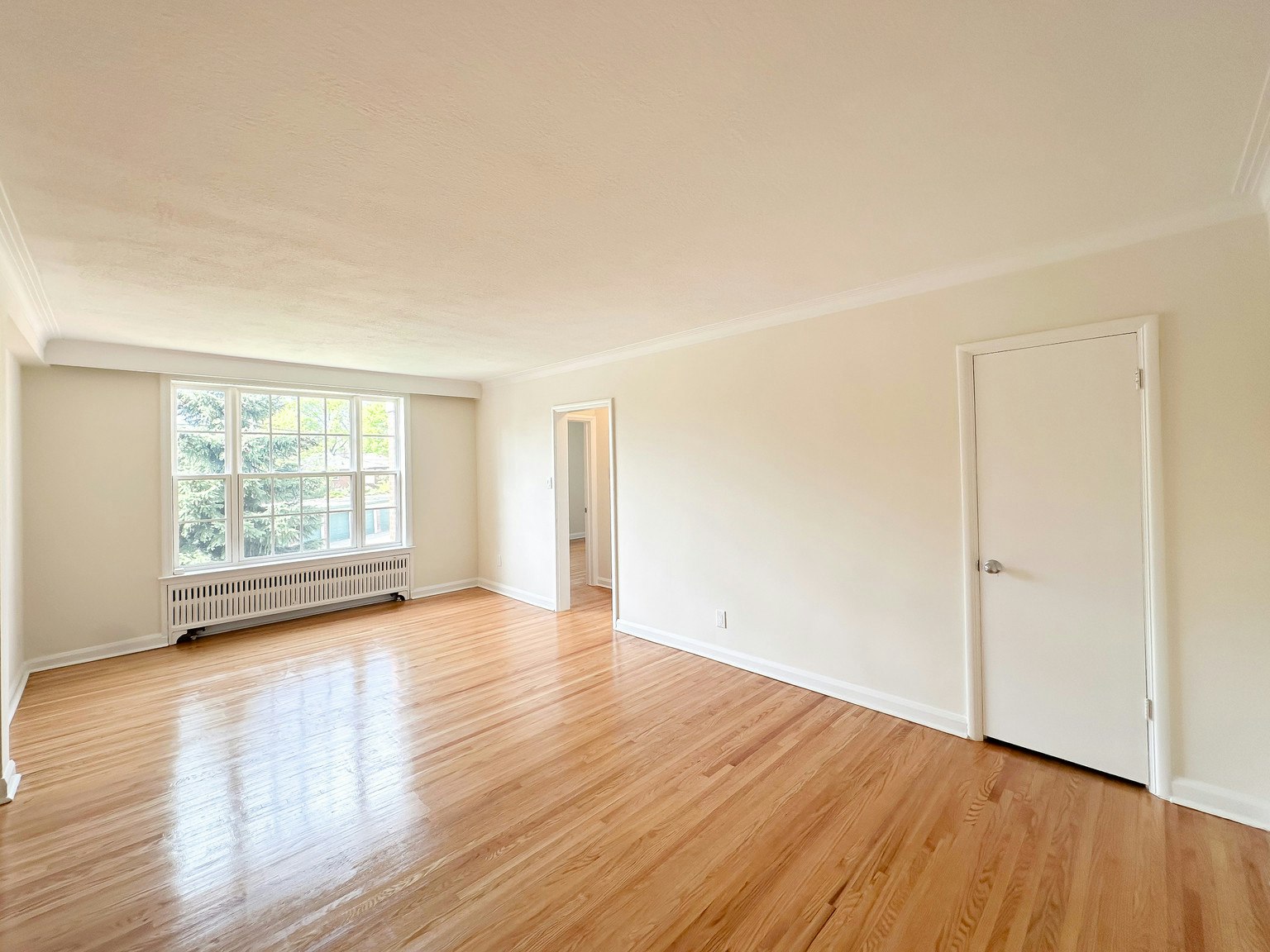63M-8-75 Leacrest Road, Toronto, ON, M4G 1E5 - 3