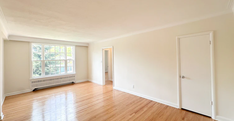 63M-8-75 Leacrest Road, Toronto, ON, M4G 1E5 - 3