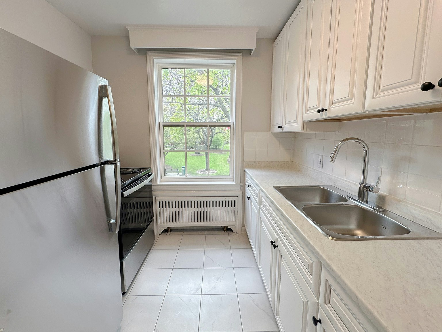 63M-8-75 Leacrest Road, Toronto, ON, M4G 1E5 - 4
