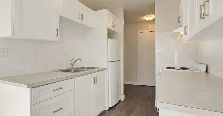 1-33 Grand Drive, Camrose, AB, T4V 2T3 - 3