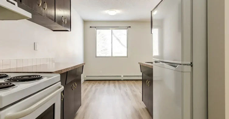 2-29 Grand Drive, Camrose, AB, T4V 2T3 - 6