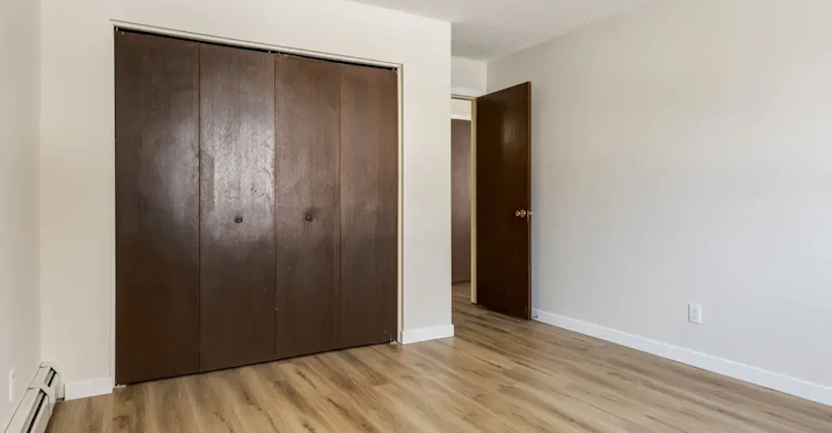 2-29 Grand Drive, Camrose, AB, T4V 2T3 - 16