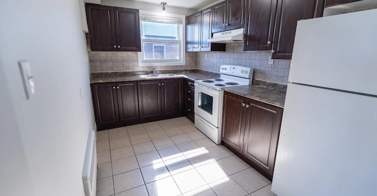 143 Westchester Crescent, St. Catharines, ON, L2P 2N8 - 2