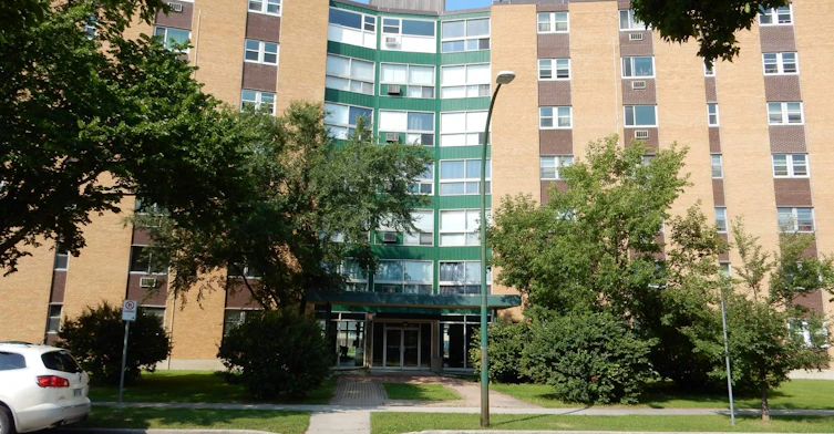 614-611 Jefferson Avenue, Winnipeg, MB, R2V 0P4
