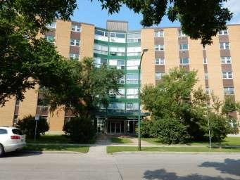 607-611 Jefferson Avenue, Winnipeg, MB, R2V 0P4 - 2