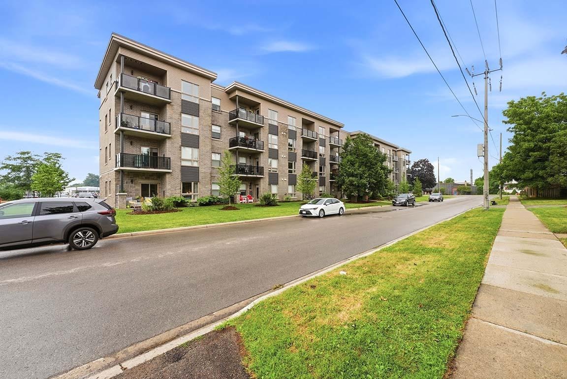 85-109-105 Oxford Street, Stratford, ON, N5A 0H1