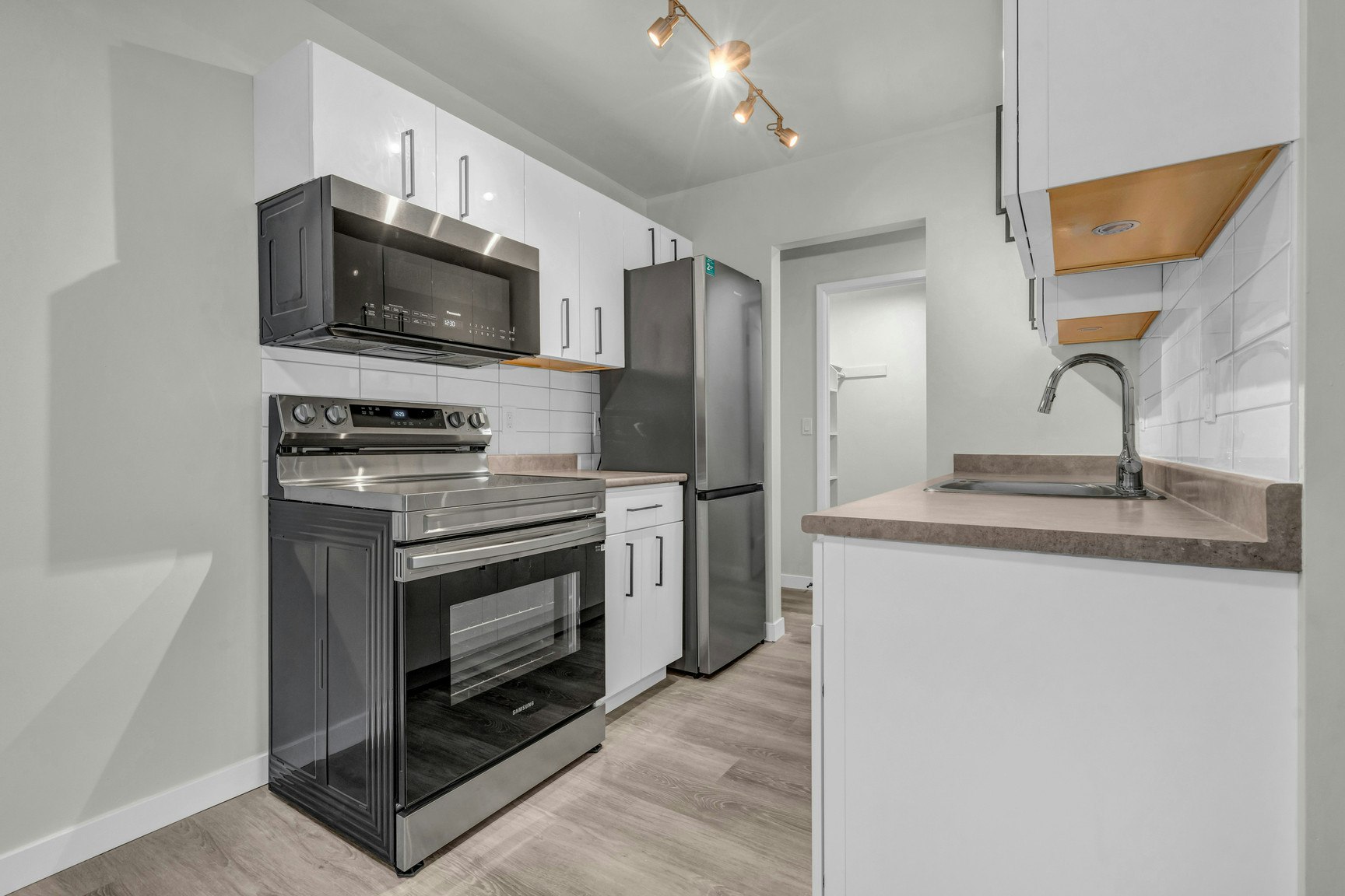 108-5772 177b Street, Surrey, BC, V3S 4J5 - 2