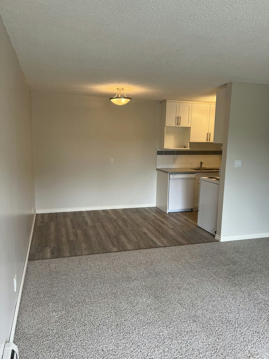 203-5515 47 Street, Wetaskiwin, AB, T9A 1Z9 - 3