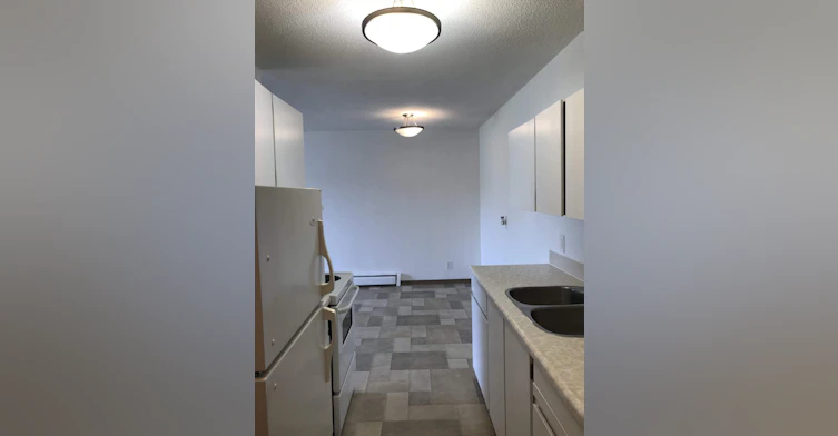 101-5515 47 Street, Wetaskiwin, AB, T9A 1Z9 - 3