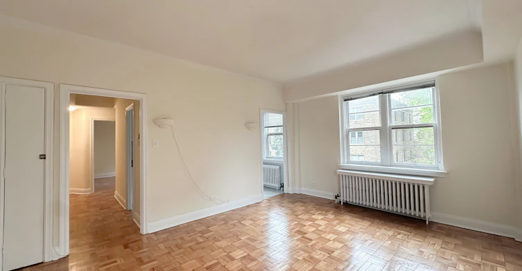 5-221-3 Du Maurier Boulevard, Toronto, ON, M4N 1V1