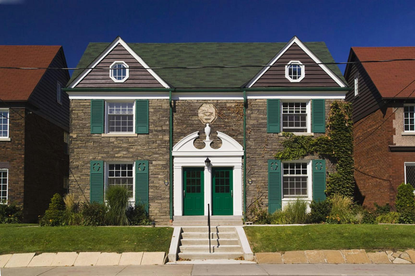 16-Upper -30 Lawrence Avenue East, Toronto, ON, M4N 1S1