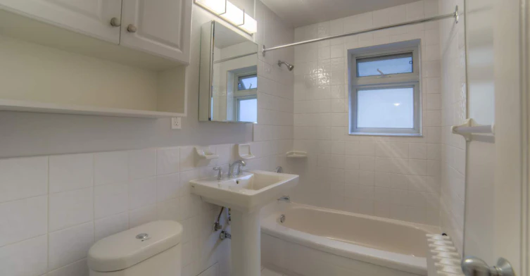 16-Upper -30 Lawrence Avenue East, Toronto, ON, M4N 1S1 - 7