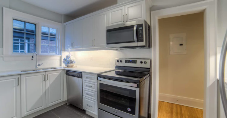 16-Upper -30 Lawrence Avenue East, Toronto, ON, M4N 1S1 - 5