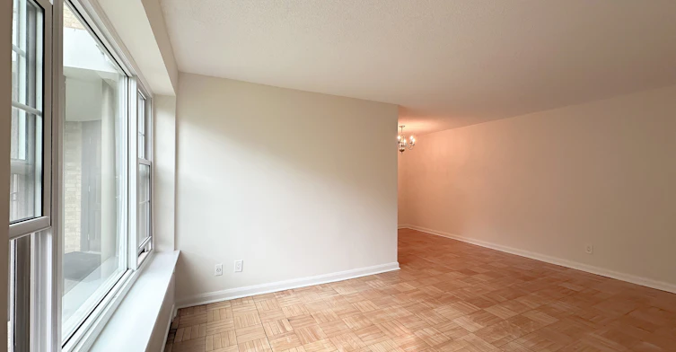 102E-118 Montgomery Avenue, Toronto, ON, M4R 1E3 - 2