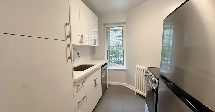 102E-118 Montgomery Avenue, Toronto, ON, M4R 1E3 - 5