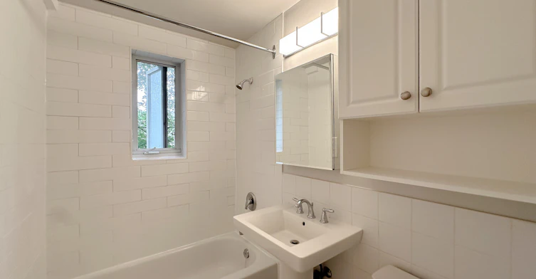 205E-118 Montgomery Avenue, Toronto, ON, M4R 1E3 - 10