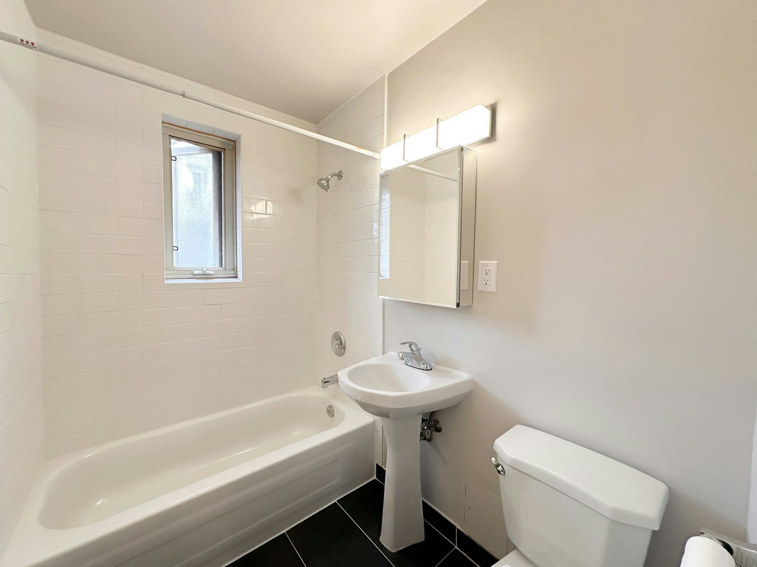 205E-118 Montgomery Avenue, Toronto, ON, M4R 1E3 - 15
