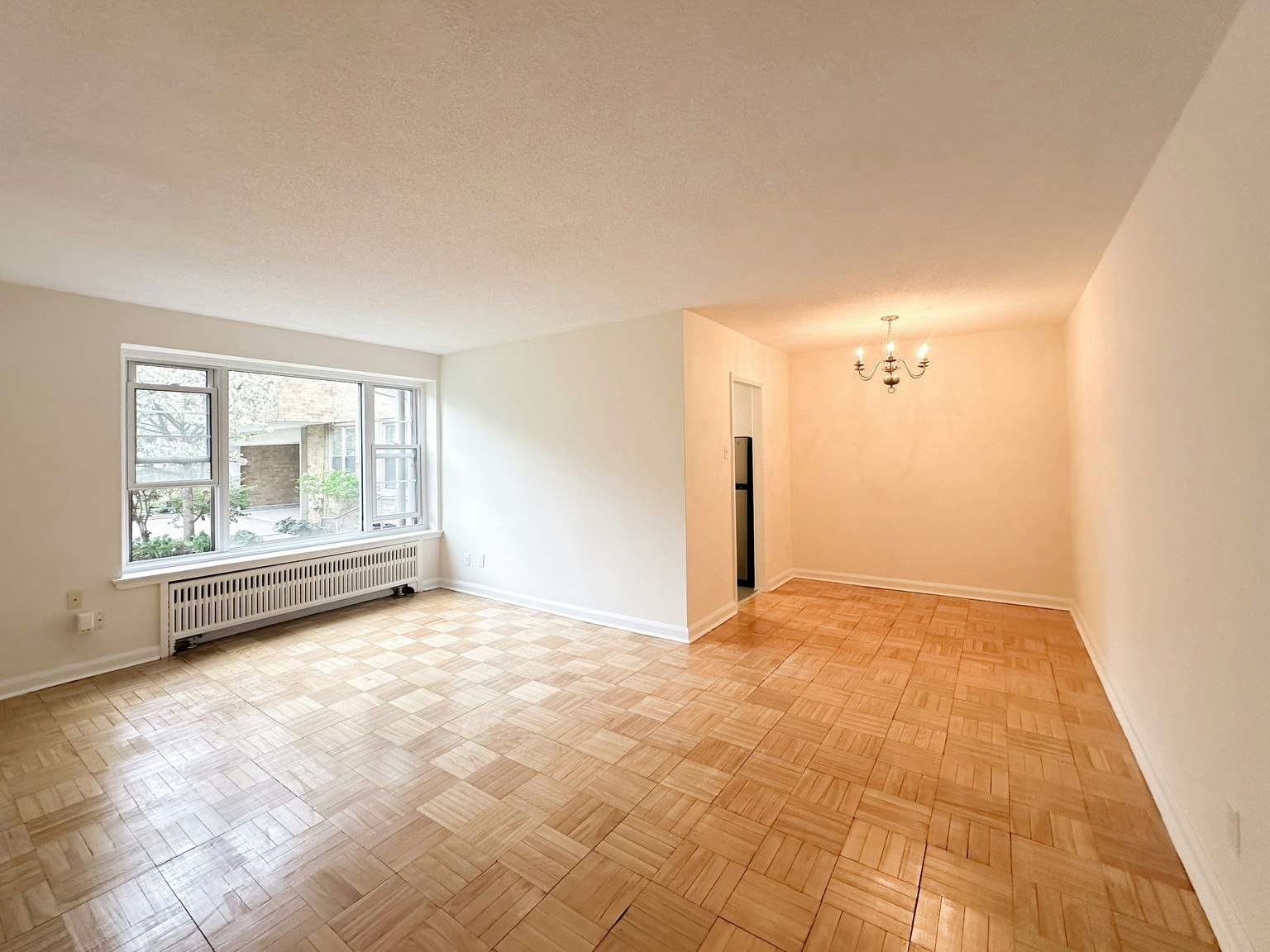 303W-118 Montgomery Avenue, Toronto, ON, M4R 1E3 - 4