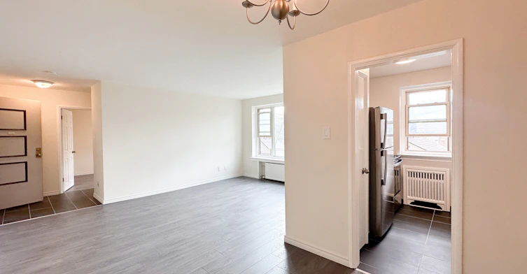 303W-118 Montgomery Avenue, Toronto, ON, M4R 1E3 - 14