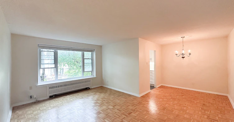 303W-118 Montgomery Avenue, Toronto, ON, M4R 1E3 - 2