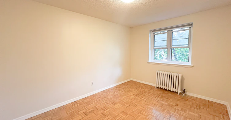 303W-118 Montgomery Avenue, Toronto, ON, M4R 1E3 - 9