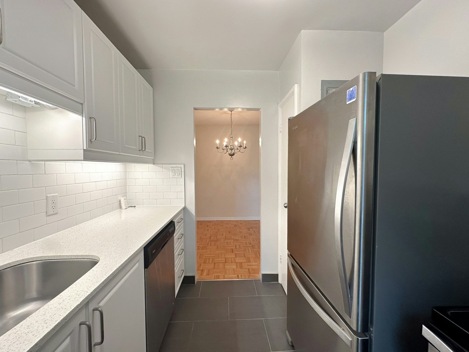 303W-118 Montgomery Avenue, Toronto, ON, M4R 1E3 - 7