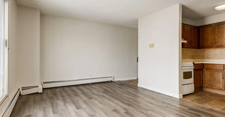 102-4814 46 Street, Camrose, AB, T4V 1G7 - 8