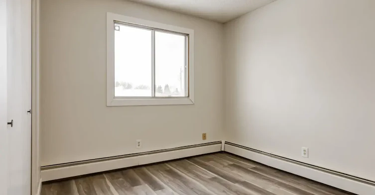102-4814 46 Street, Camrose, AB, T4V 1G7 - 14