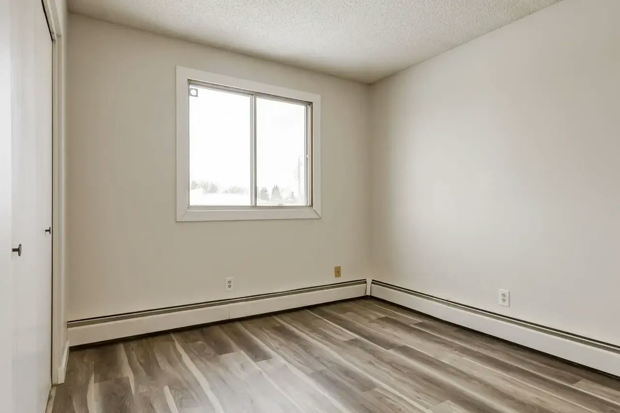 302-4814 46 Street, Camrose, AB, T4V 1G7 - 14